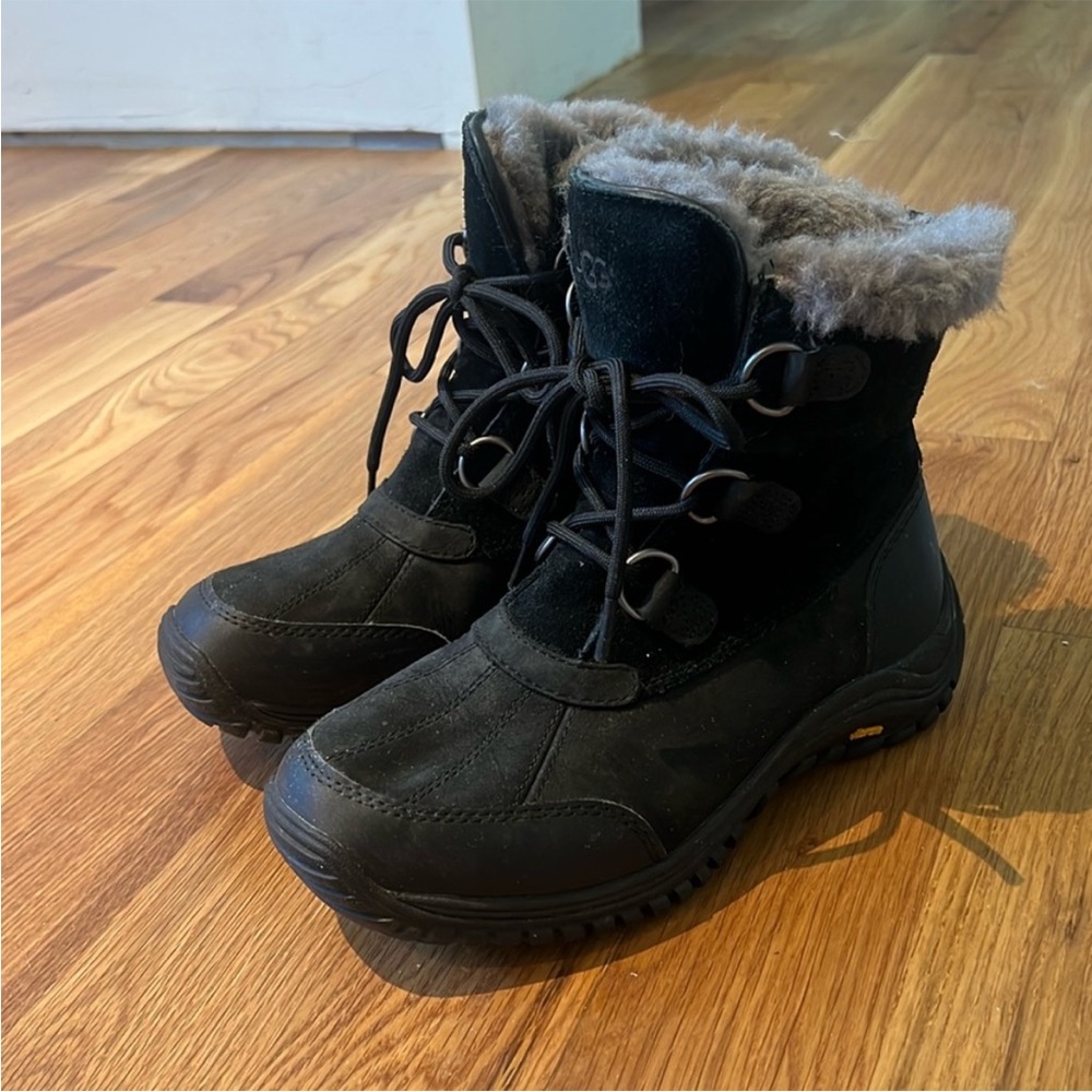 UGG Ostrander Black Suede and Sheepskin Boots Women’s size 8.